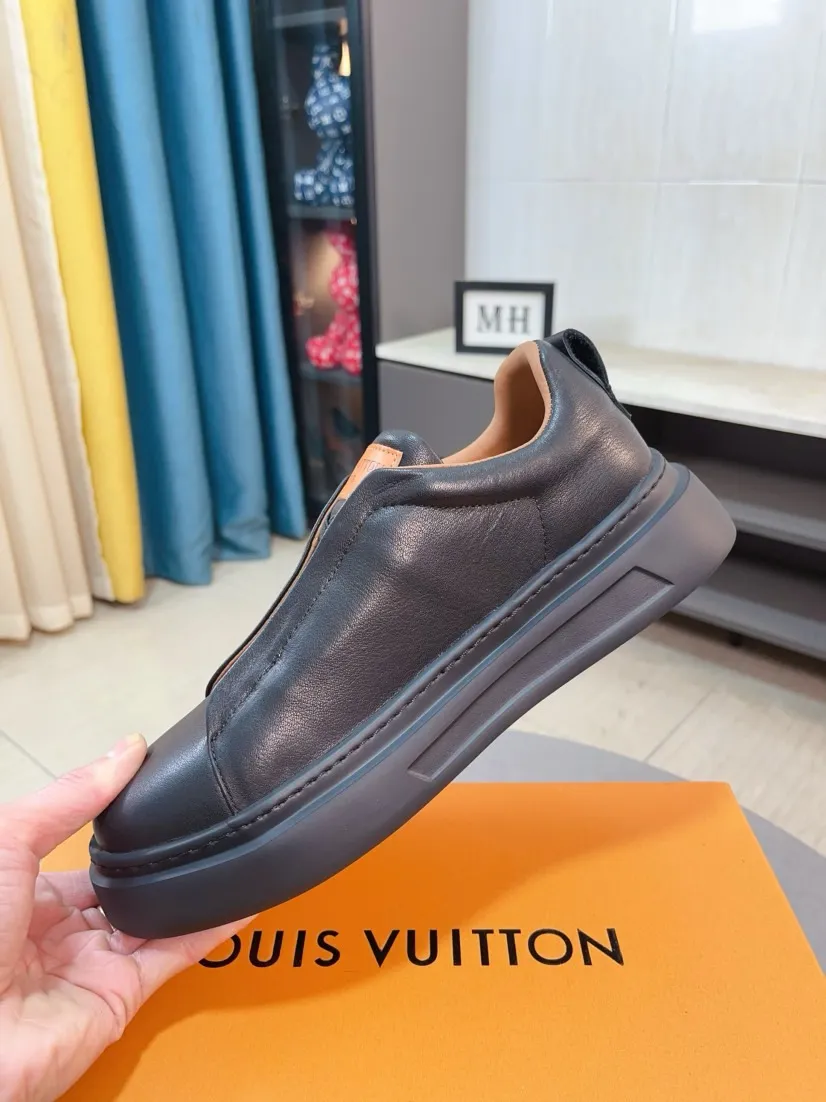 Men's men's shoes 💰480🌸🌸 LV styles are novel and fashionable, and the uppers are made of imported cowhide + LV special materials! Super trendy design! It’s eye-catching! The leather is soft, delicate, shiny and translucent, showing the ultimate hand-made craftsmanship. The leather lining and upper foot are soft, comfortable and breathable! Size: 38-44